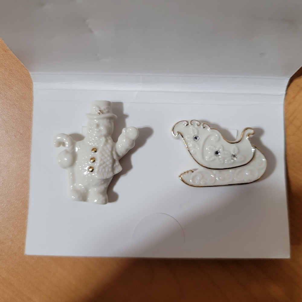 Lenox The Snowy Holiday Pin Collection - Snowman & Sleigh